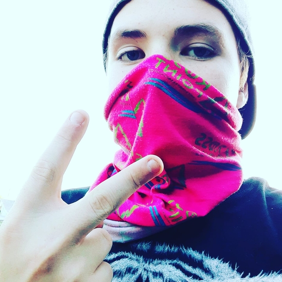 Meet your Posher, Hunter - Picture 1 of 1